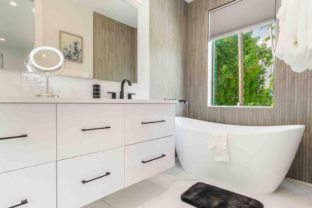 Luxury Paradise Walk To Las Olas -5 Mins To Beach Fort Lauderdale Buitenkant foto